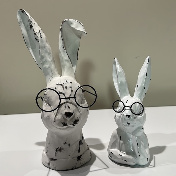 🌸NEW 2 Pieces Hobby Lobby Charming White Rabbit Sculptures with Glasses. - Picture 2 of 10